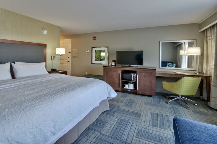 Room 32 of 64