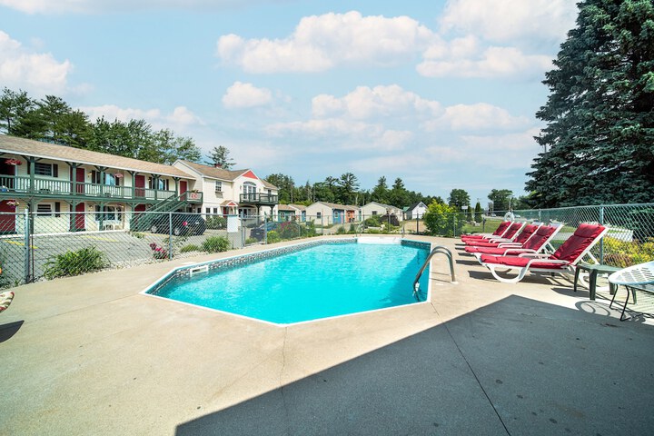 Pool 7 of 53