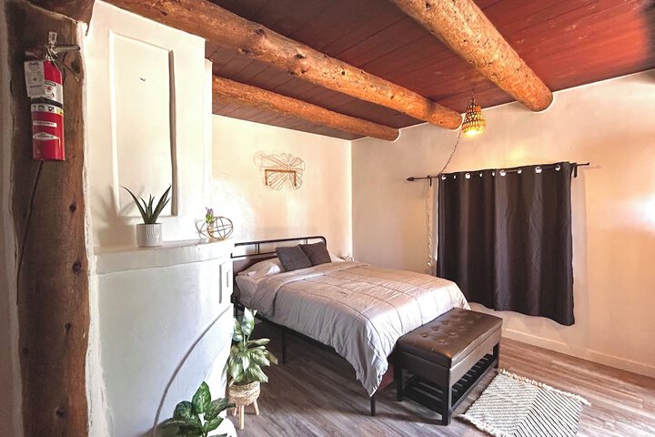 Room 13 of 66