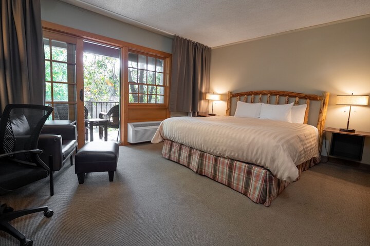 The Lodge at Riverside