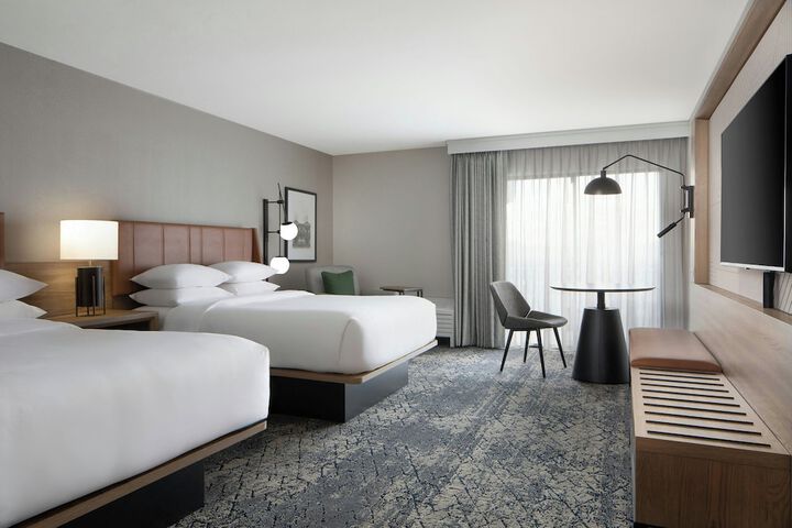 Sheraton Westport Chalet Hotel St. Louis