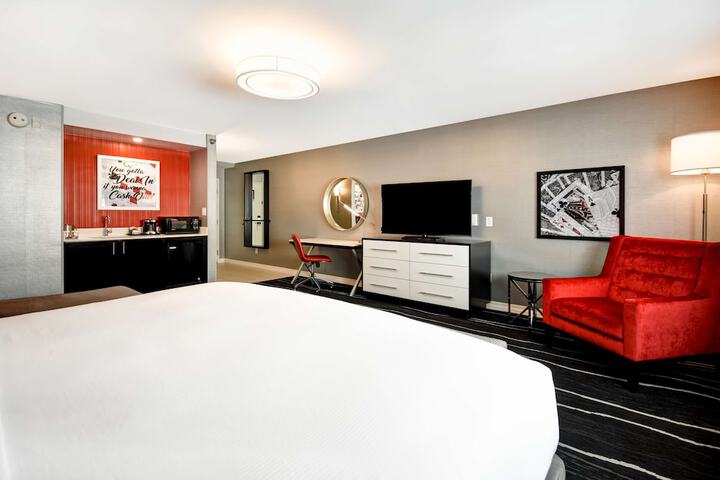 Room 29 of 102