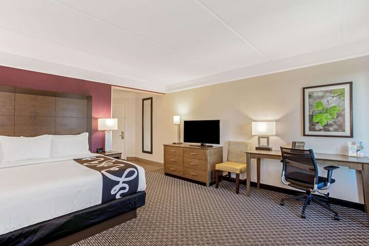 La Quinta Inn & Suites by Wyndham Panama City