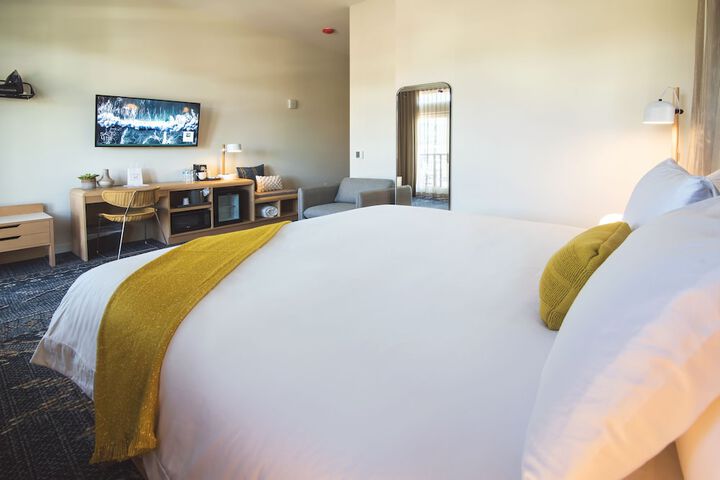 SaltLine Hotel