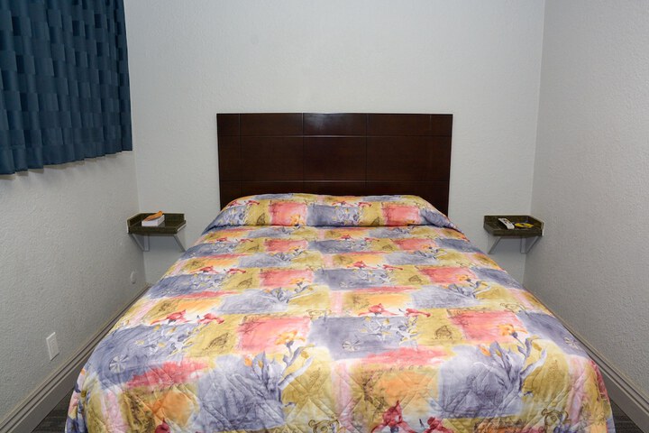 Room 21 of 21