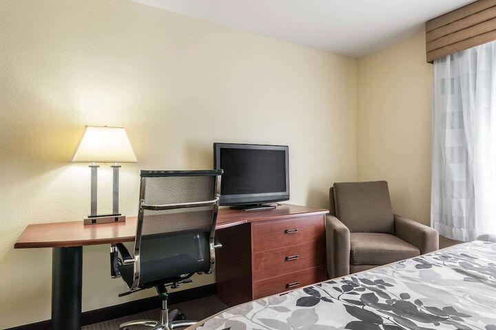 Room 28 of 38