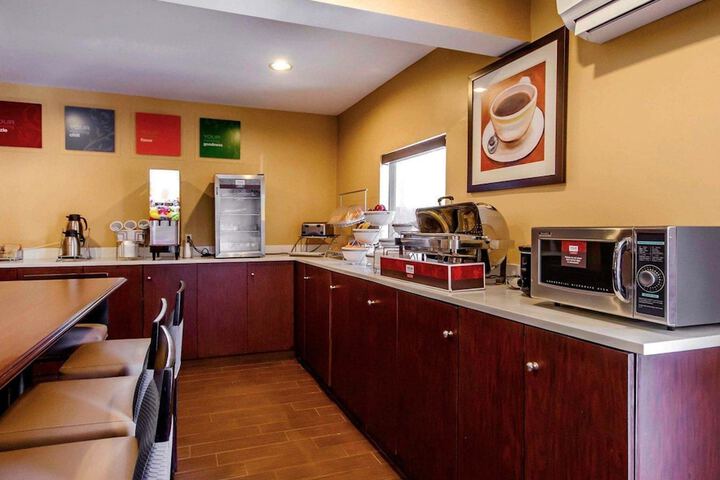 Breakfast/Coffee Service 36 of 43