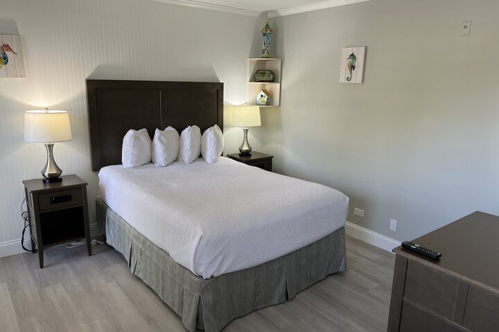 Marco Island Lakeside Inn