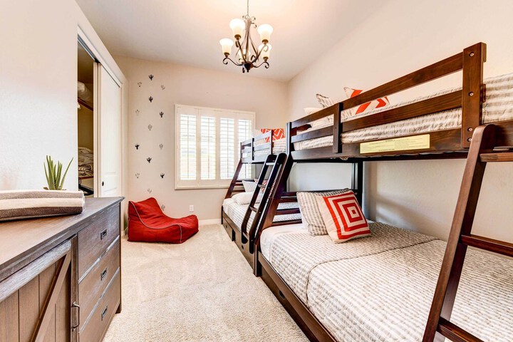 Pool BBQ & Bar: Family Home in Queen Creek
