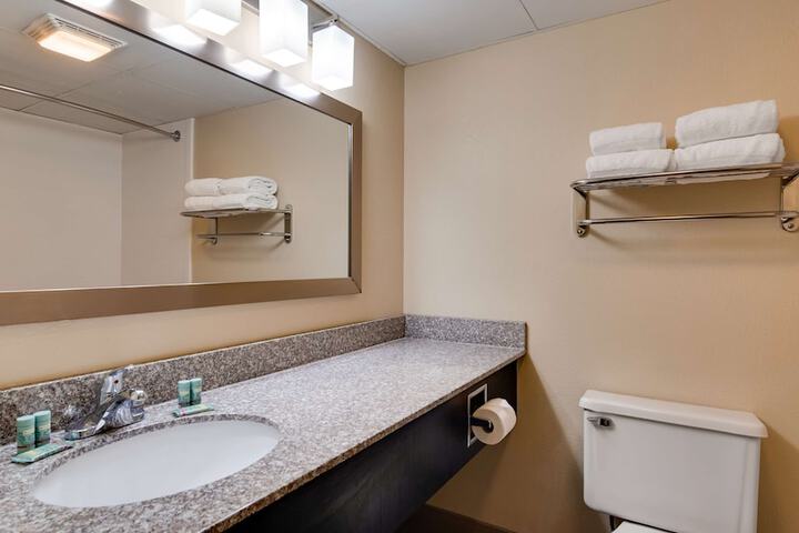 Room 12 of 37