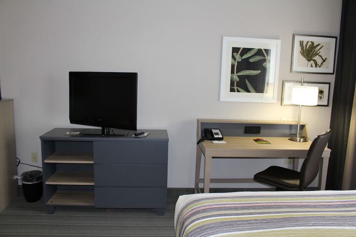 Country Inn & Suites by Radisson Romeoville I-55