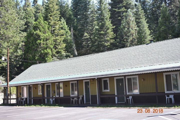 WHITE CHIEF MOUNTAIN LODGE