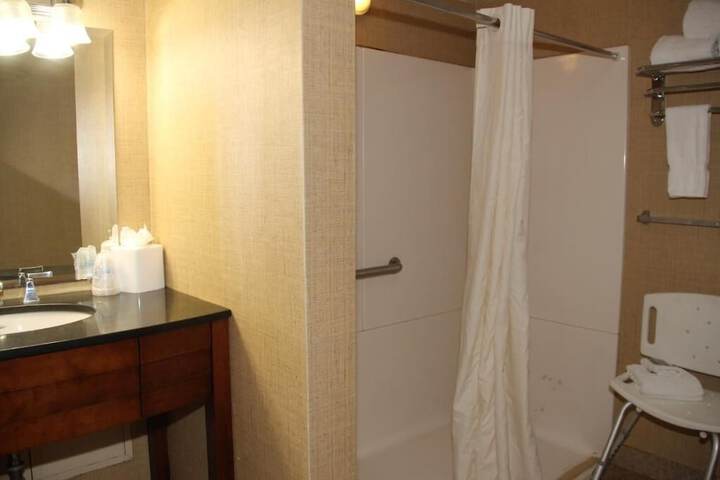 Room 43 of 69