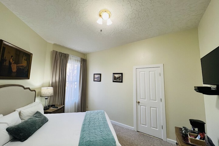 Room 62 of 97