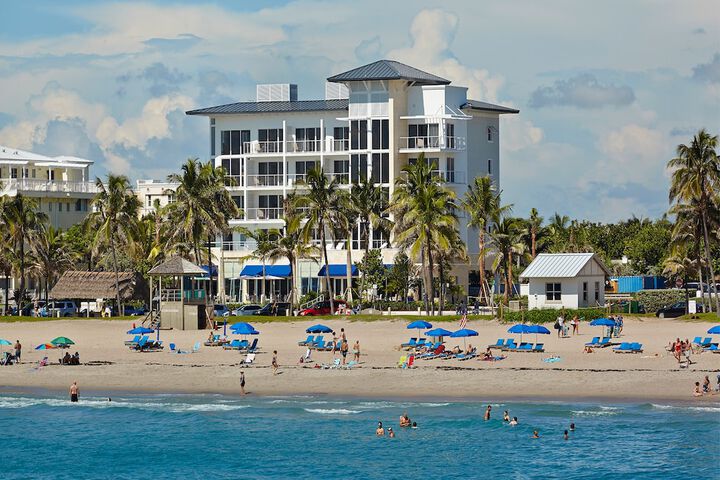 Royal Blues Hotel