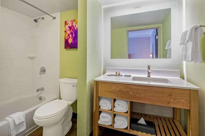 Room 16 of 32