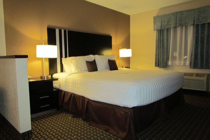 Room 32 of 49