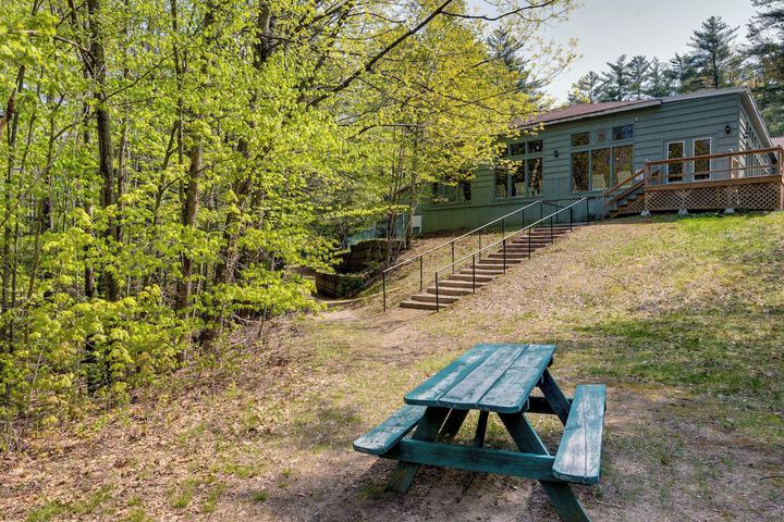 Bartlett Townhome w / Balcony: 1 Mi to Ski Resort!