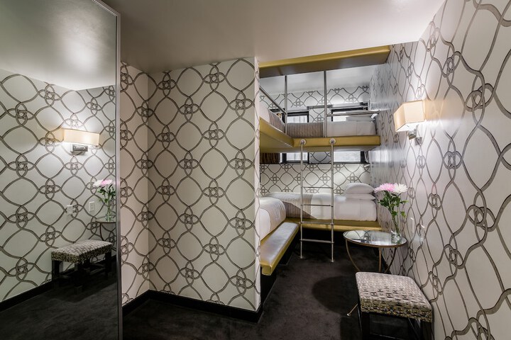 Room 17 of 42