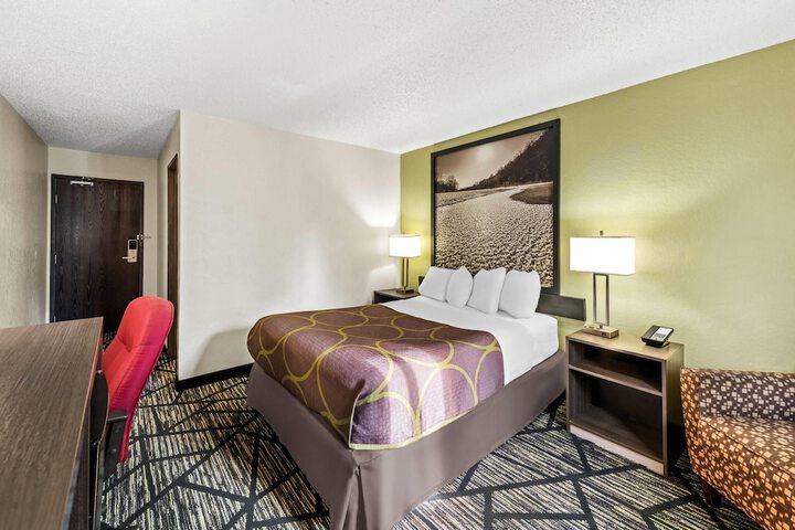 Super 8 by Wyndham Independence Kansas City