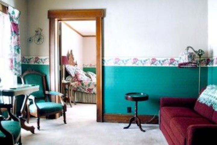 Arbor Hill Inn