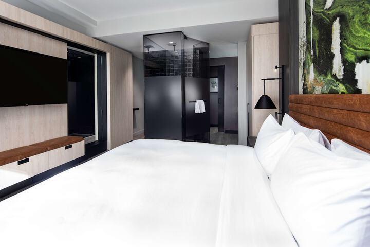 Room 28 of 55