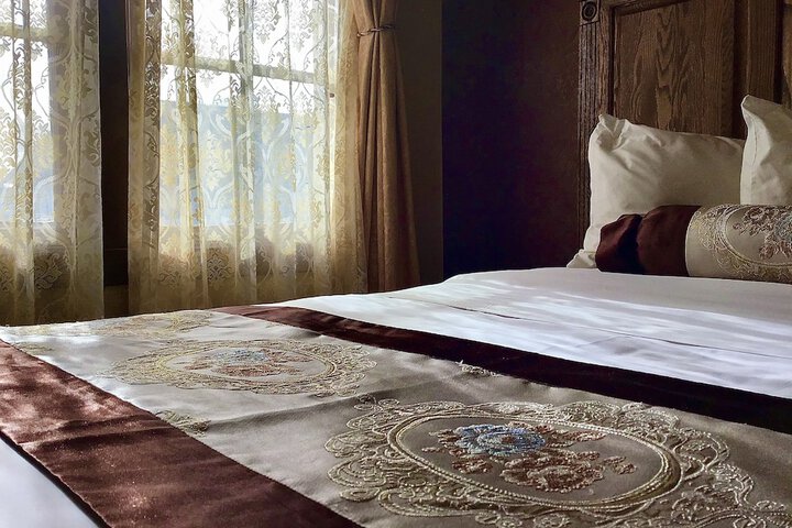 Room 35 of 76