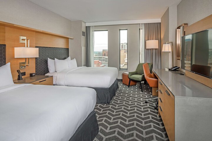 Room 32 of 62