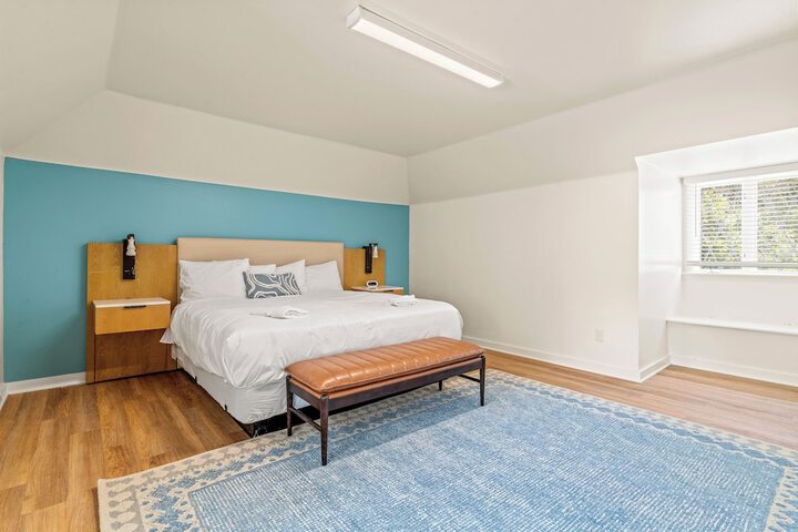 Room 52 of 112