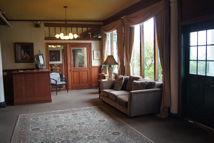 Hotel Interior 7 of 32