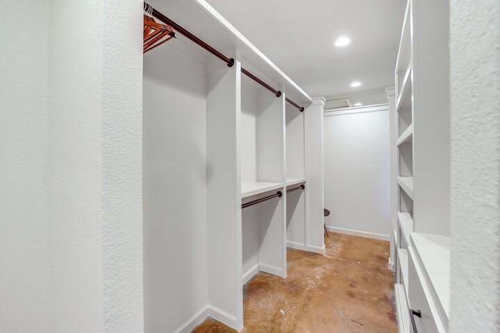 Central & Modern Studio w / Workspace in Owasso!