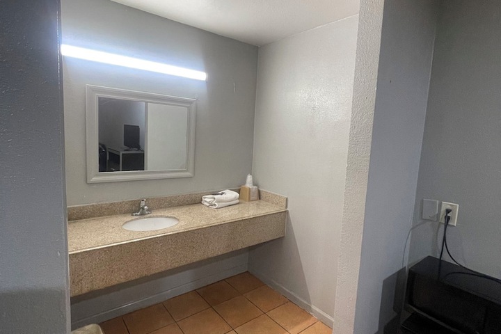 Room 11 of 24