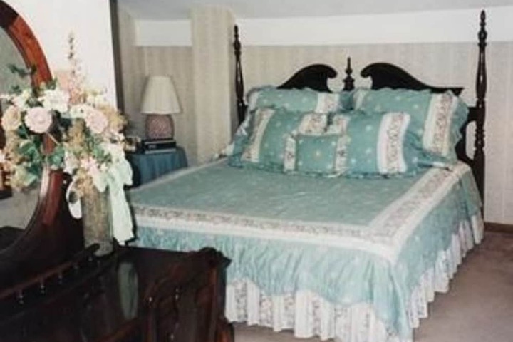 Sturbridge Country Inn