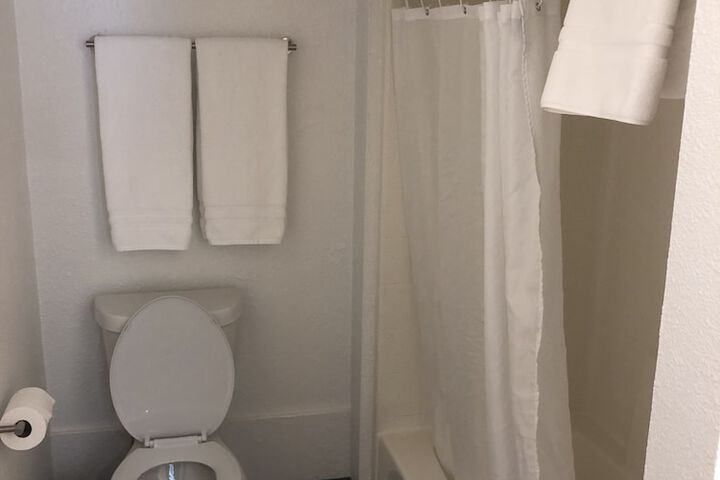 Room 15 of 34