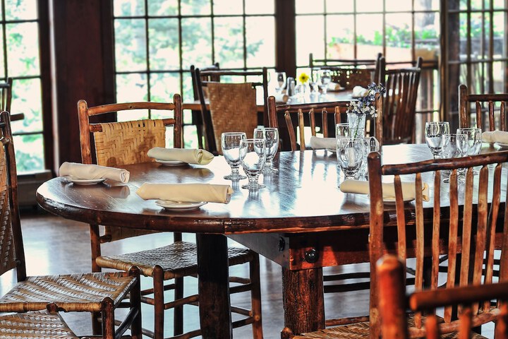 Dining 17 of 23