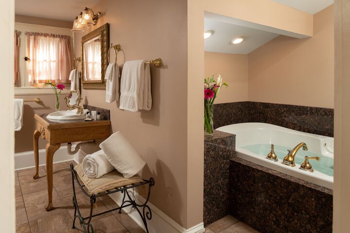 Albemarle Inn