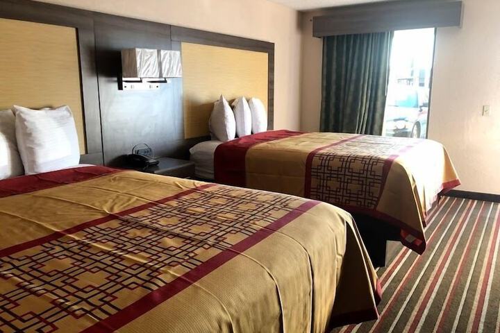 Room 16 of 38