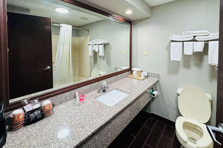 Room 14 of 25