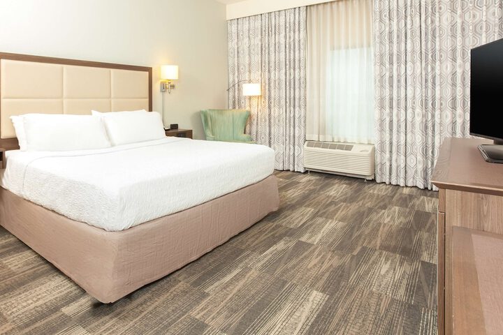 Hampton Inn & Suites Niles / Warren