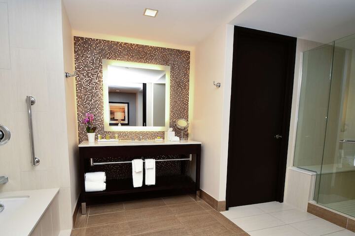 Room 40 of 97