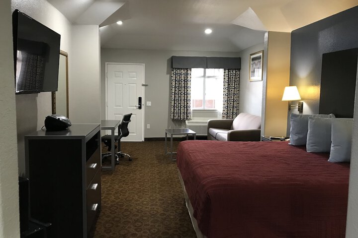 Room 25 of 33