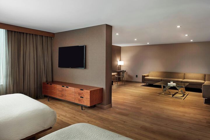 AC Hotel by Marriott Cincinnati at the Banks