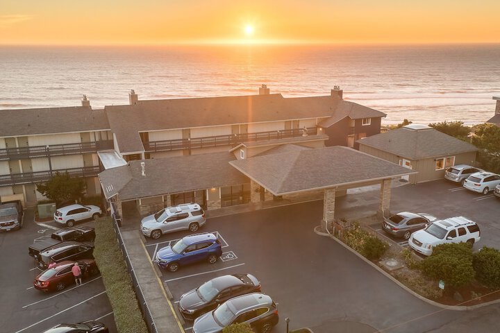 Hotel 4 of 65