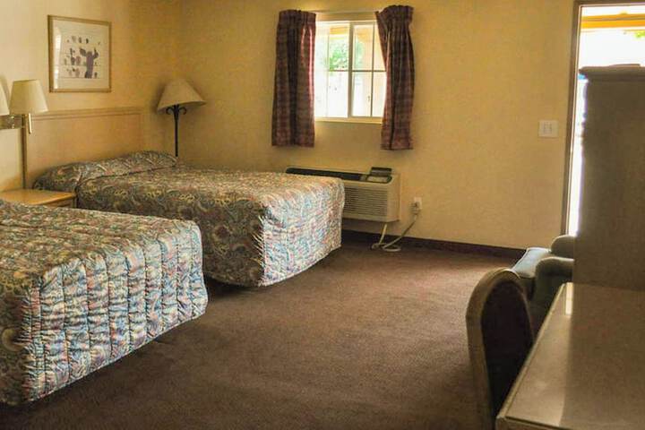 California Suites Motel