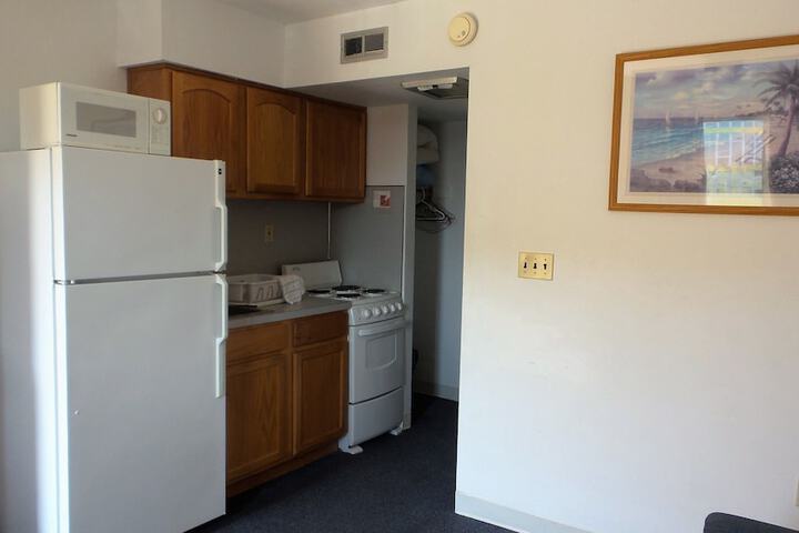 Golden Rail Motel