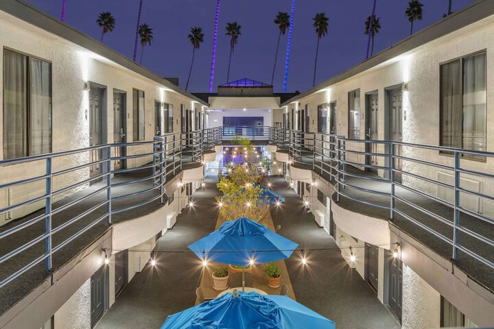 Hotel 4 of 136