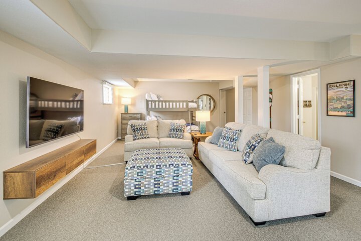 Hot Springs Lakefront Home w / Dock & Water Views!