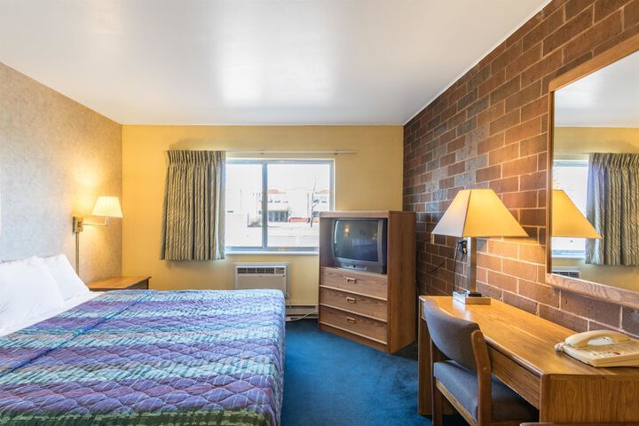 Room 18 of 40