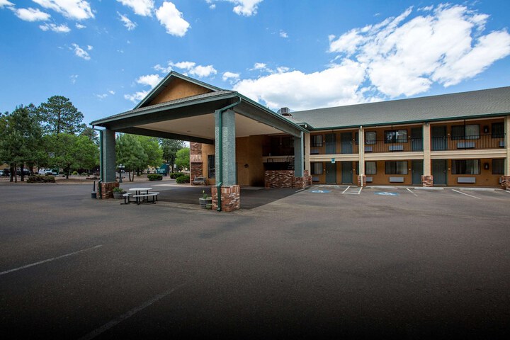 Hotel 6 of 33