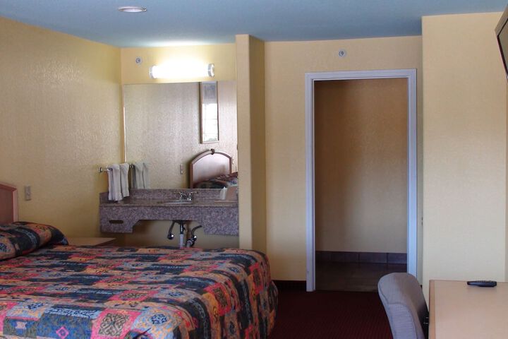 Room 24 of 45